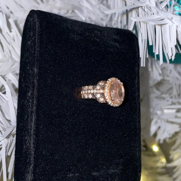 LeVian Chocolate Diamond Ring with a Morganite gemstone. - Picture 2 of 4
